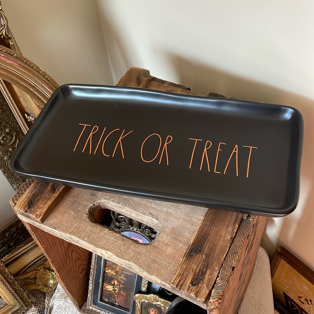 XL Halloween Platter by Rae‎ Dunn